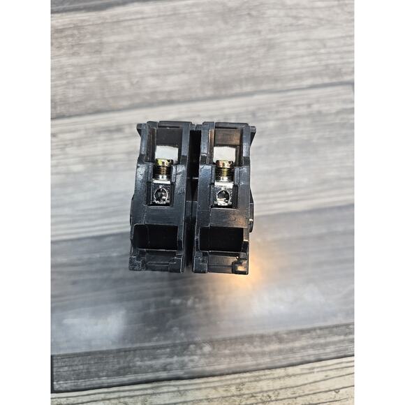 SiemensQP 20-amp 2 -Pole Standard trip Circuit Breaker [CC] - Picture 7 of 9